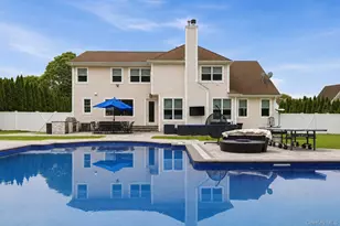 127 Elmwood Dr, Dix Hills, NY 11746 - Photo 37