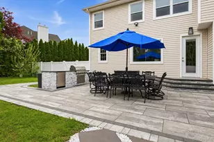 127 Elmwood Dr, Dix Hills, NY 11746 - Photo 39