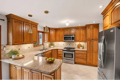 2756 Barbara Road, Bellmore, NY 11710 - Photo 9