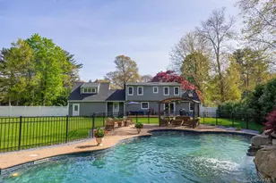 58 Cherry Ln, Smithtown, NY 11787 - Photo 35