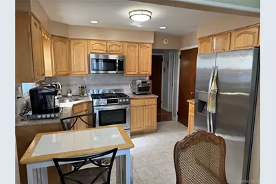 115 Freeman Avenue, Elmont, NY 11003 - Photo 9