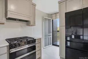 2287 Johnson Ave, Bronx, NY 10463 - Photo 9