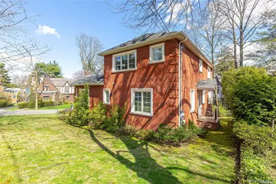 2 Avalon Road, Great Neck, NY 11021 - Photo 21