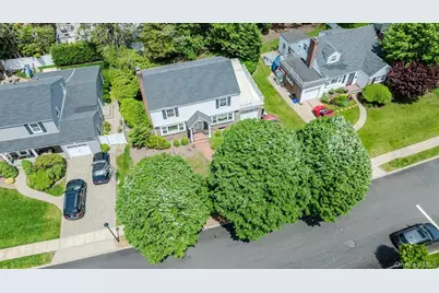 427 Westminster Road, Rockville Centre, NY 11570 - Photo 33