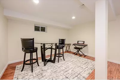 427 Westminster Road, Rockville Centre, NY 11570 - Photo 11