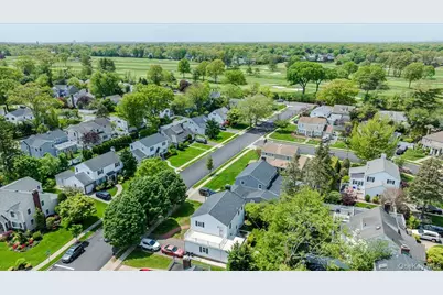 427 Westminster Road, Rockville Centre, NY 11570 - Photo 41