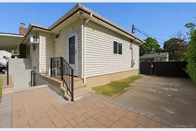 313 2nd Avenue, Brentwood, NY 11717 - Photo 23