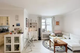 71-11 Yellowstone Blvd, Forest Hills, NY 11375 - Photo 3