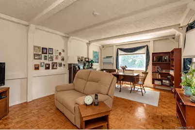 148 Princeton Street, Roslyn Heights, NY 11577 - Photo 9