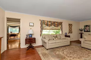 148 Princeton St, Roslyn Heights, NY 11577 - Photo 7