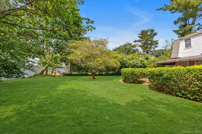 148 Princeton Street, Roslyn Heights, NY 11577 - Photo 17