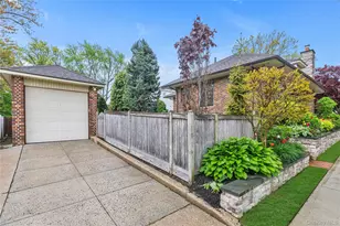 40 Harding Ave, Lynbrook, NY 11563 - Photo 17
