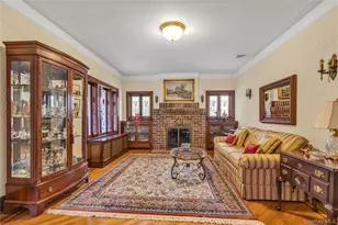 40 Harding Ave, Lynbrook, NY 11563 - Photo 3