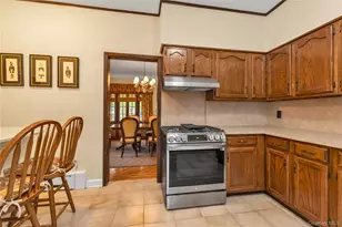 40 Harding Ave, Lynbrook, NY 11563 - Photo 9