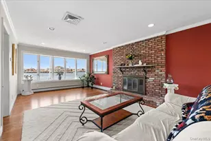 160 Sequams Ln W, West Islip, NY 11795 - Photo 19