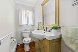 160 Sequams Ln W, West Islip, NY 11795 - Photo 23