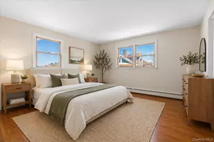 160 Sequams Ln W, West Islip, NY 11795 - Photo 29