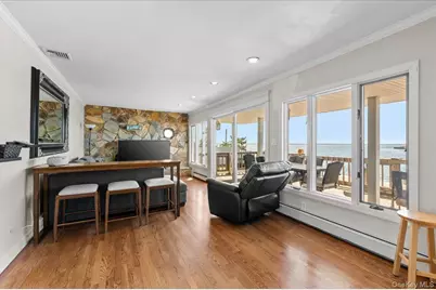 160 Sequams Lane W, West Islip, NY 11795 - Photo 15