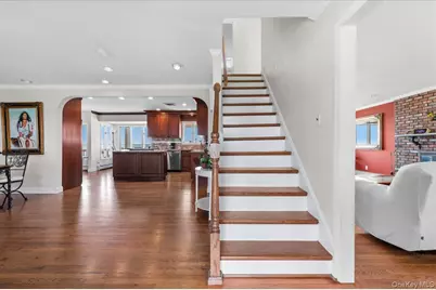 160 Sequams Lane W, West Islip, NY 11795 - Photo 7