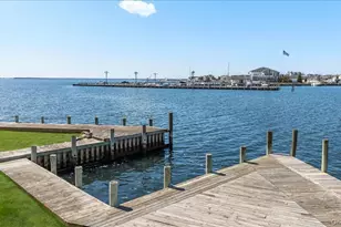 160 Sequams Ln W, West Islip, NY 11795 - Photo 43
