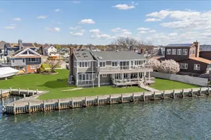 160 Sequams Ln W, West Islip, NY 11795 - Photo 3