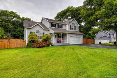30 1st Avenue, Holtsville, NY 11742 - Photo 3