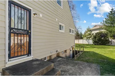5 S Ronald Drive S, Amityville, NY 11701 - Photo 9