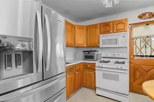 5 S Ronald Dr S, Amityville, NY 11701 - Photo 15
