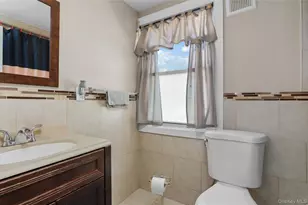 5 S Ronald Dr S, Amityville, NY 11701 - Photo 23