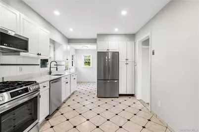 21 Keogh Lane, New Rochelle, NY 10805 - Photo 9
