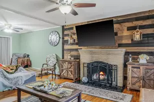 134 Park Ln, Middle Island, NY 11953 - Photo 5