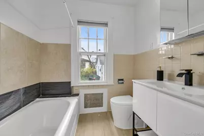 25 N 12th Street, New Hyde Park, NY 11040 - Photo 11