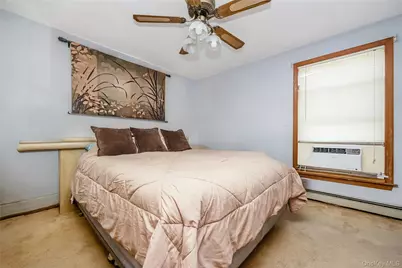 320 S Fulton Avenue, Lindenhurst, NY 11757 - Photo 11