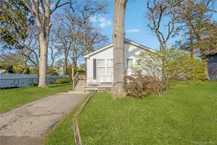 320 S Fulton Ave, Lindenhurst, NY 11757 - Photo 3