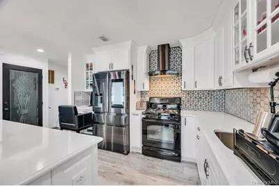 4 Beech Street, Central Islip, NY 11722 - Photo 11