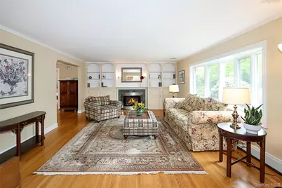 30 Todd Drive E, Glen Head, NY 11545 - Photo 5