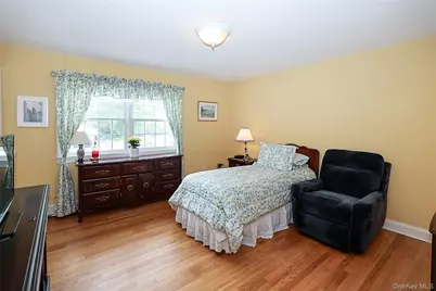 30 Todd Drive E, Glen Head, NY 11545 - Photo 19