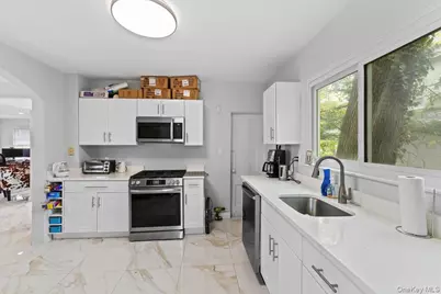 59 Hicks Lane, Great Neck, NY 11024 - Photo 15