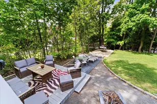 59 Hicks Ln, Great Neck, NY 11024 - Photo 25