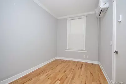 521 E 235th Street, Bronx, NY 10470 - Photo 19