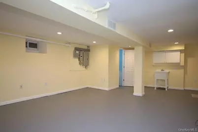 521 E 235th Street, Bronx, NY 10470 - Photo 37