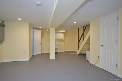 521 E 235th Street, Bronx, NY 10470 - Photo 35