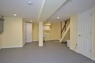 521 E 235th St, Bronx, NY 10470 - Photo 35