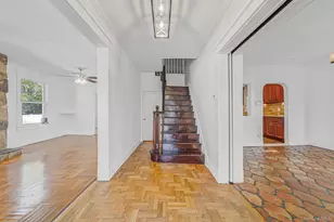 537 Livingston St, Westbury, NY 11590 - Photo 29