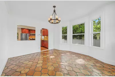 537 Livingston Street, Westbury, NY 11590 - Photo 39