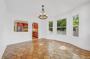 537 Livingston St, Westbury, NY 11590 - Photo 39