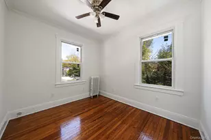 537 Livingston St, Westbury, NY 11590 - Photo 23