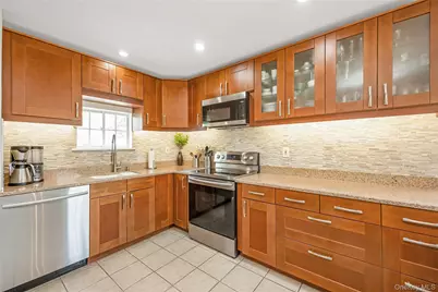 56 Arrowhead Avenue, Riverhead, NY 11901 - Photo 15