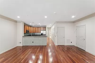 17 Strangford Court #109, Oceanside, NY 11572 - Photo 5