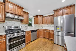 226 Princess St, Hicksville, NY 11801 - Photo 7